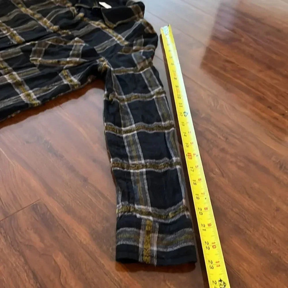 ⭐3/$15 Plaid blouse/shirt - Picture 6 of 8